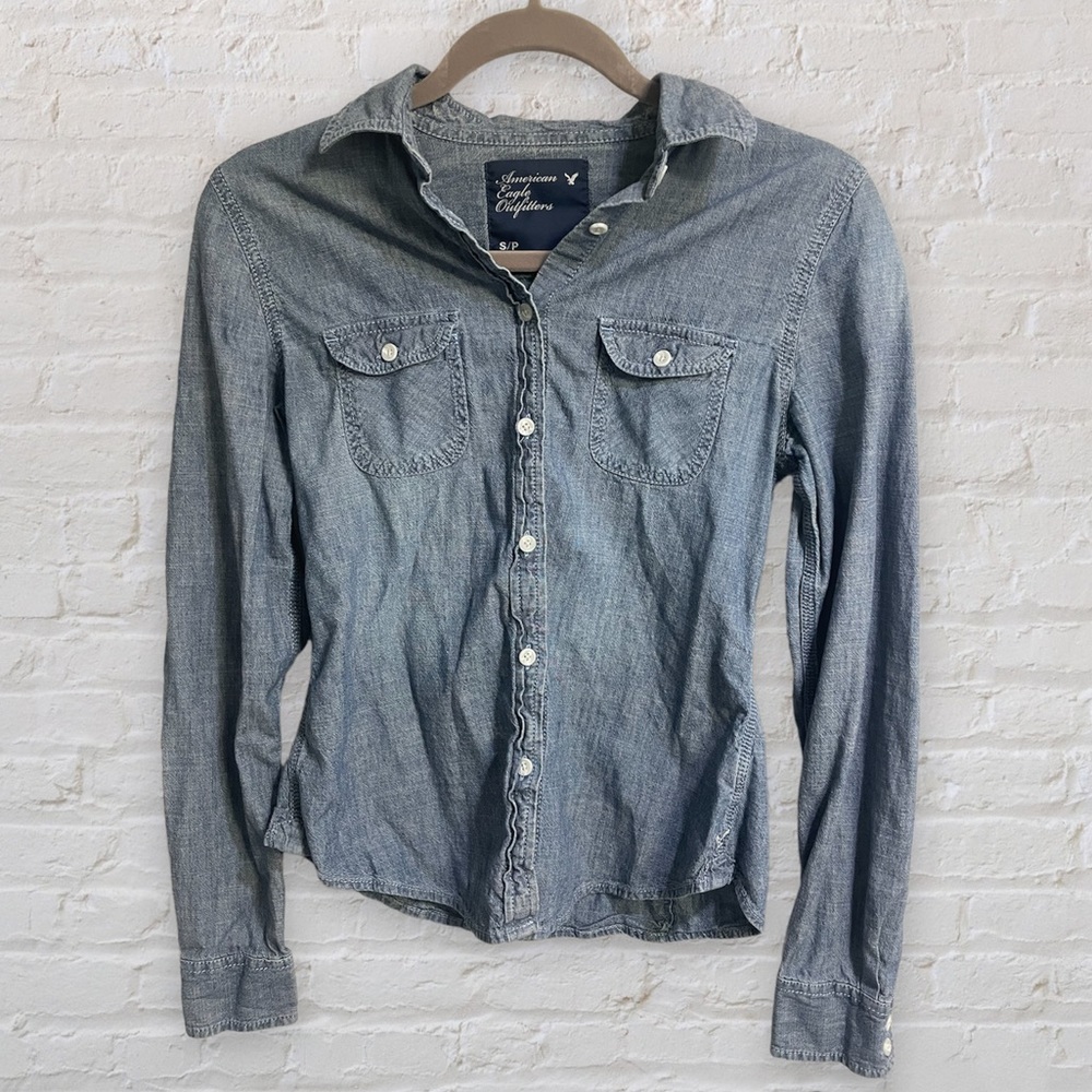 American Eagle Outfitters Denim Button Down Long Sleeve Top. Women’s, Size Small